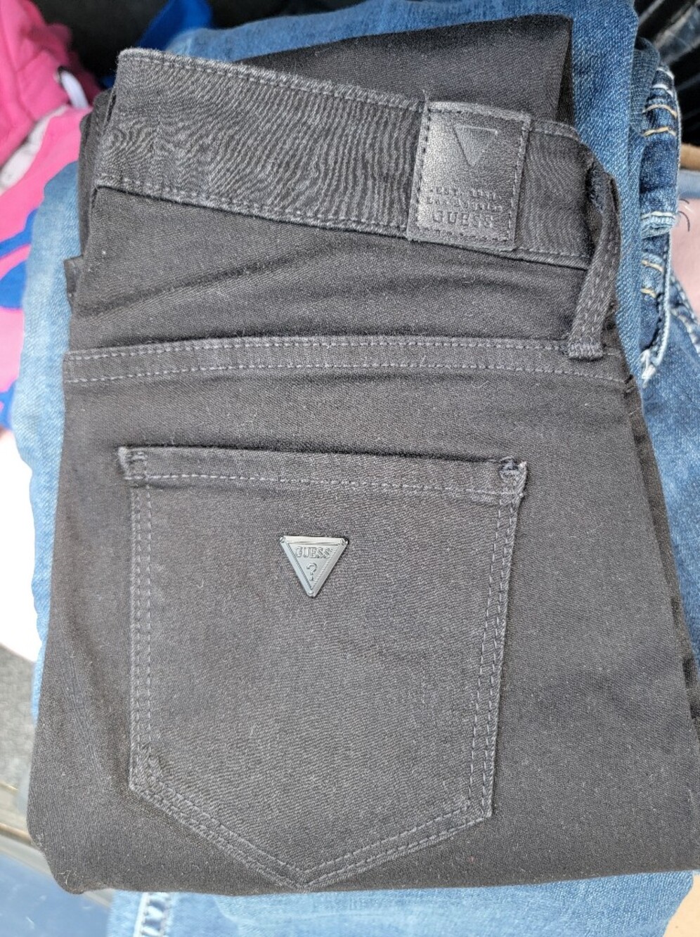 NEW GUESS JEANS ♡ SIZE 25 POWER STRETCH